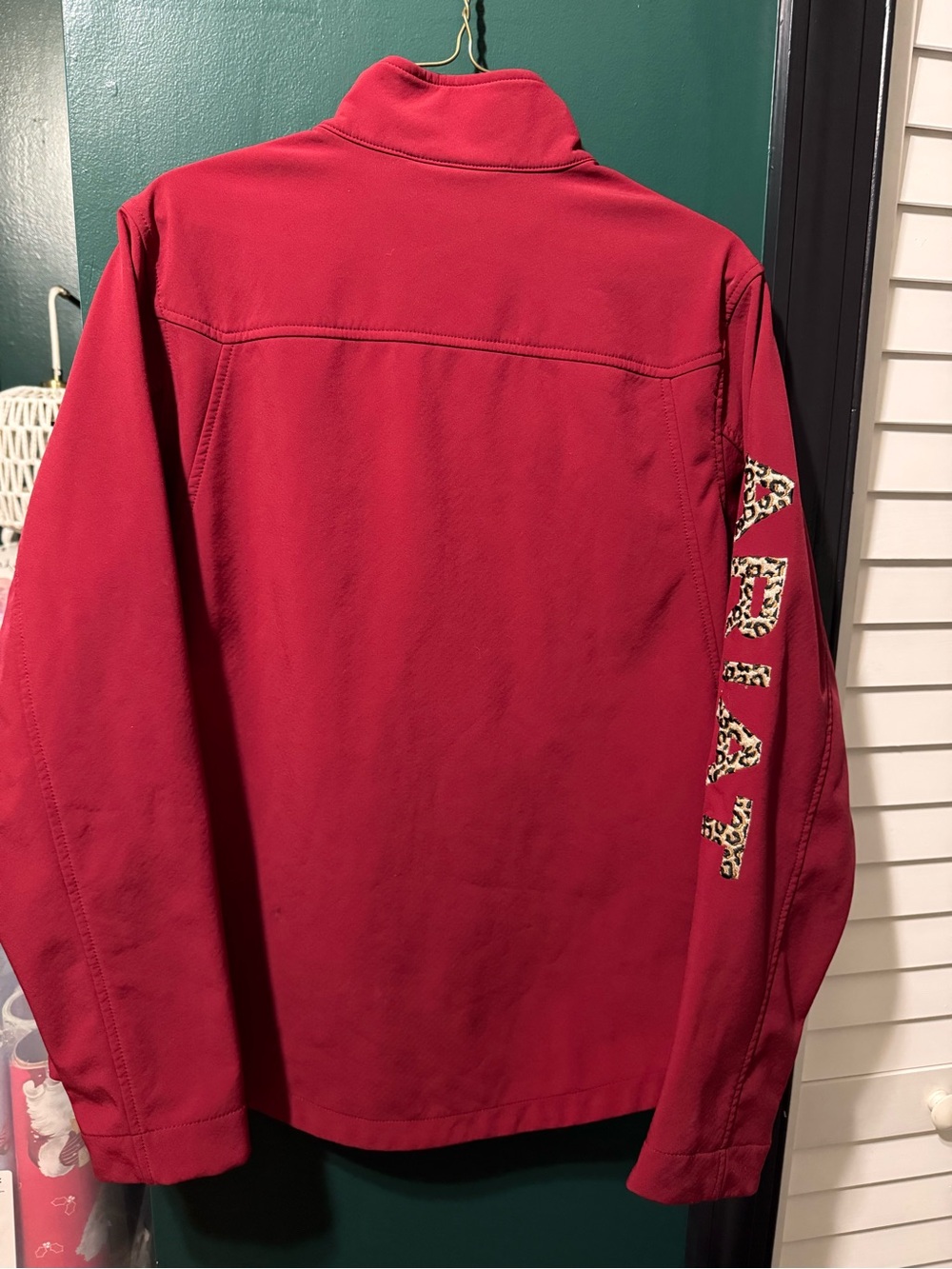 Ariat Red Softshell Fleece-Lined Jacket Leopard Sleeve Logo Women’s Large - Picture 4 of 5